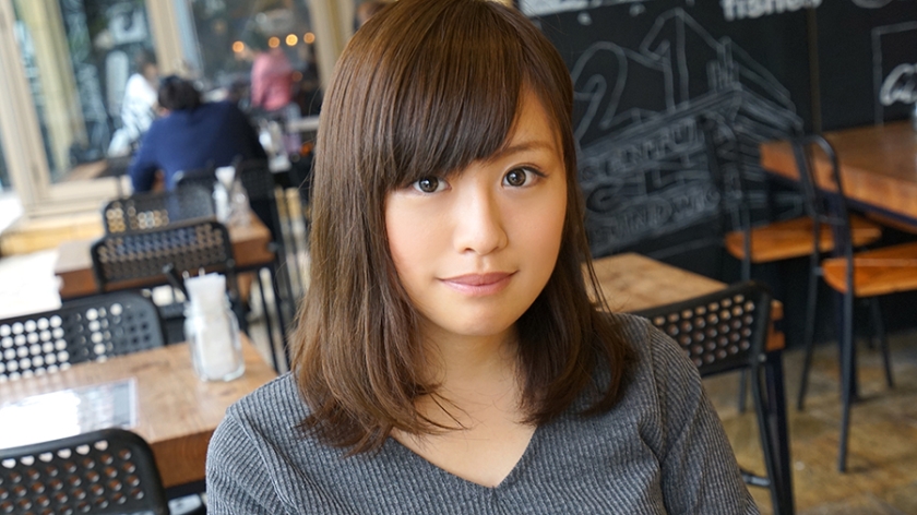 20岁服装店美女